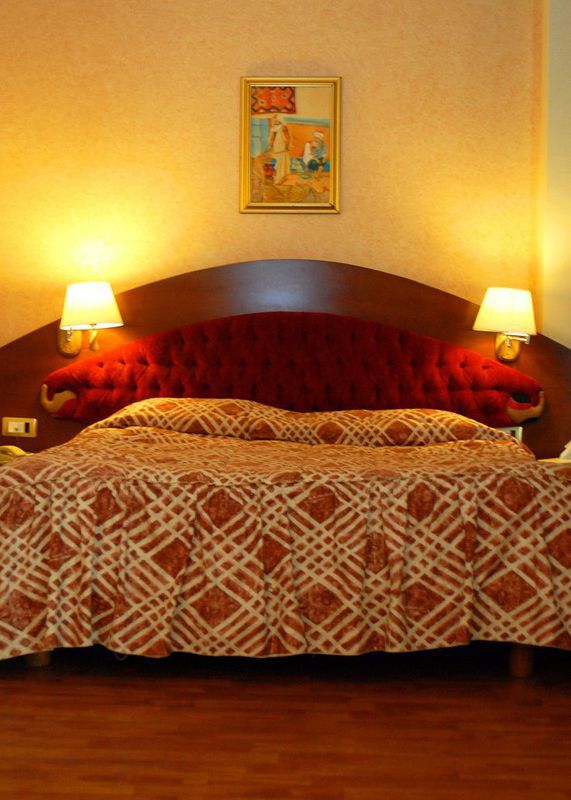 Legend Hotel Beiroet Buitenkant foto