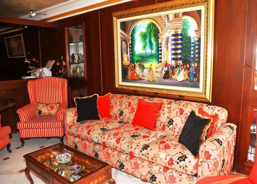 Legend Hotel Beiroet Buitenkant foto