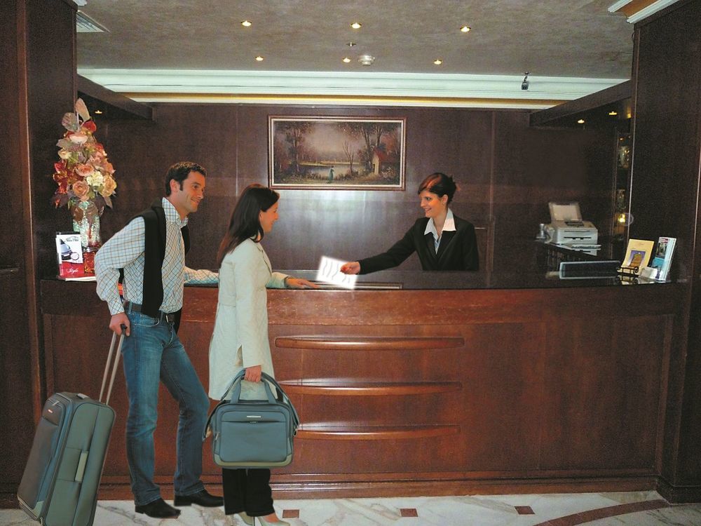 Legend Hotel Beiroet Buitenkant foto