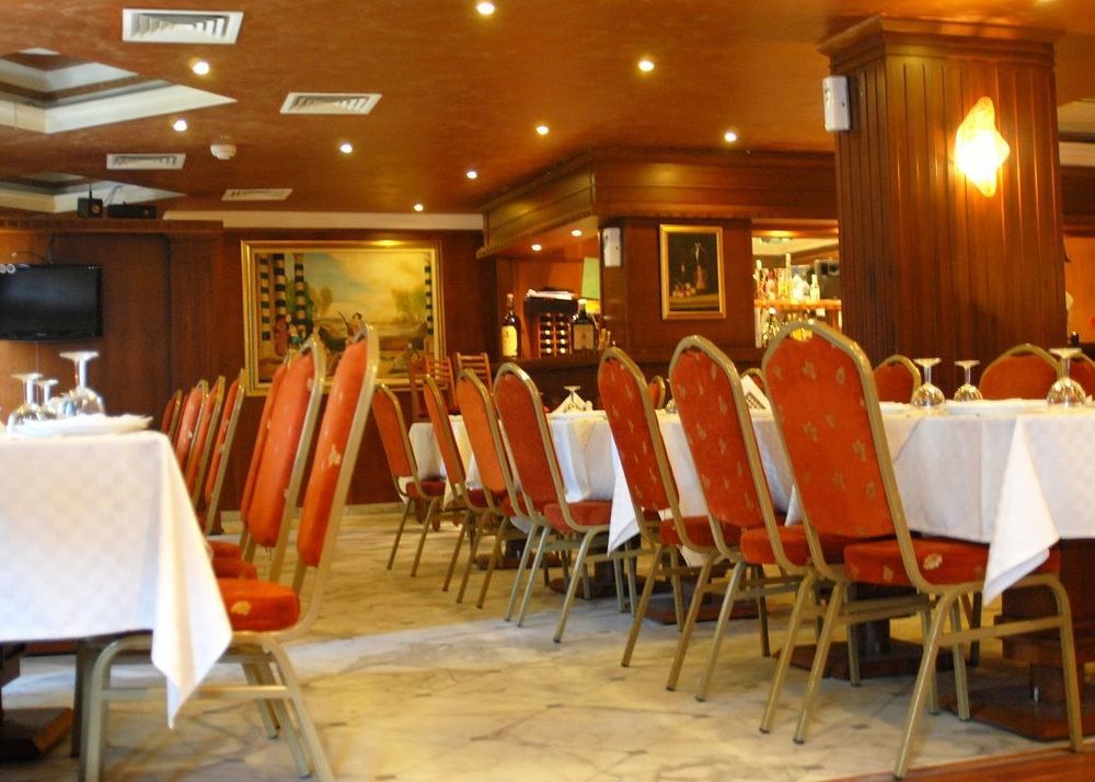 Legend Hotel Beiroet Buitenkant foto